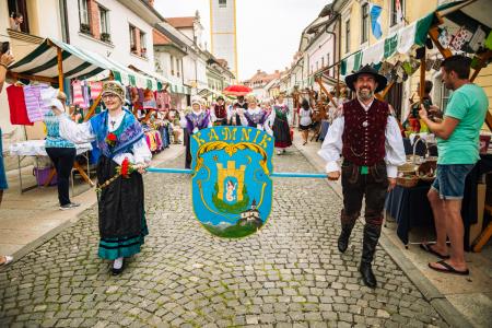 Povorka ob dnevih narodnih noš in oblačilne dedščine (85)
